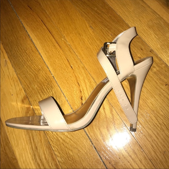 Steve Madden nude heels - Picture 2 of 6
